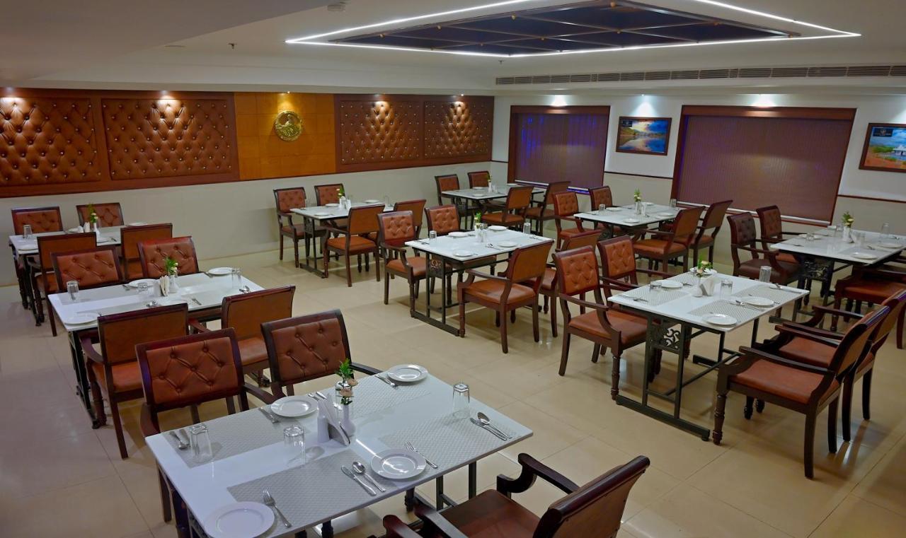Contour Backwaters Hotel Resort & Convention Centre Rāmankari Εξωτερικό φωτογραφία