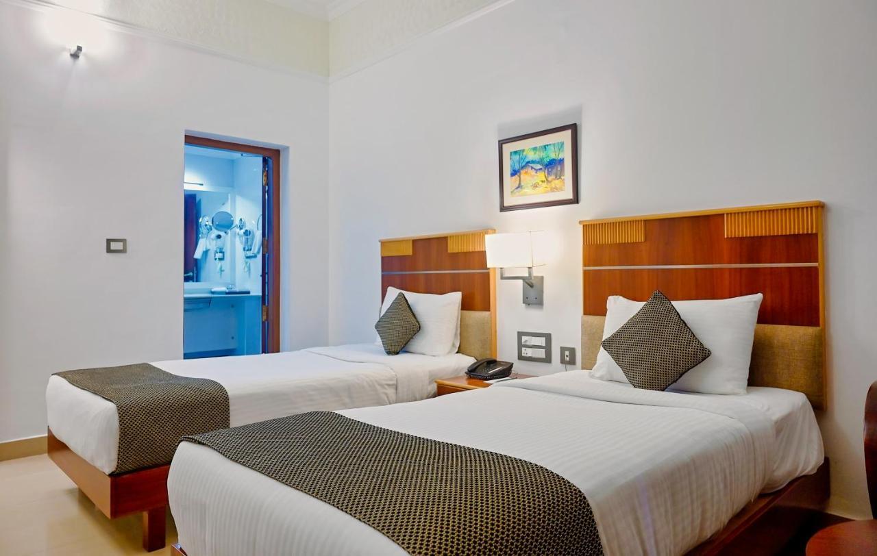 Contour Backwaters Hotel Resort & Convention Centre Rāmankari Εξωτερικό φωτογραφία