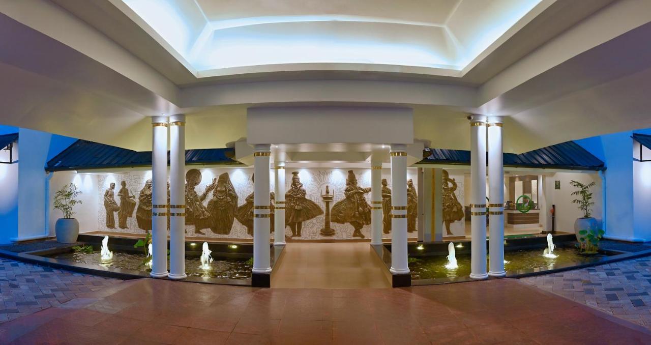Contour Backwaters Hotel Resort & Convention Centre Rāmankari Εξωτερικό φωτογραφία