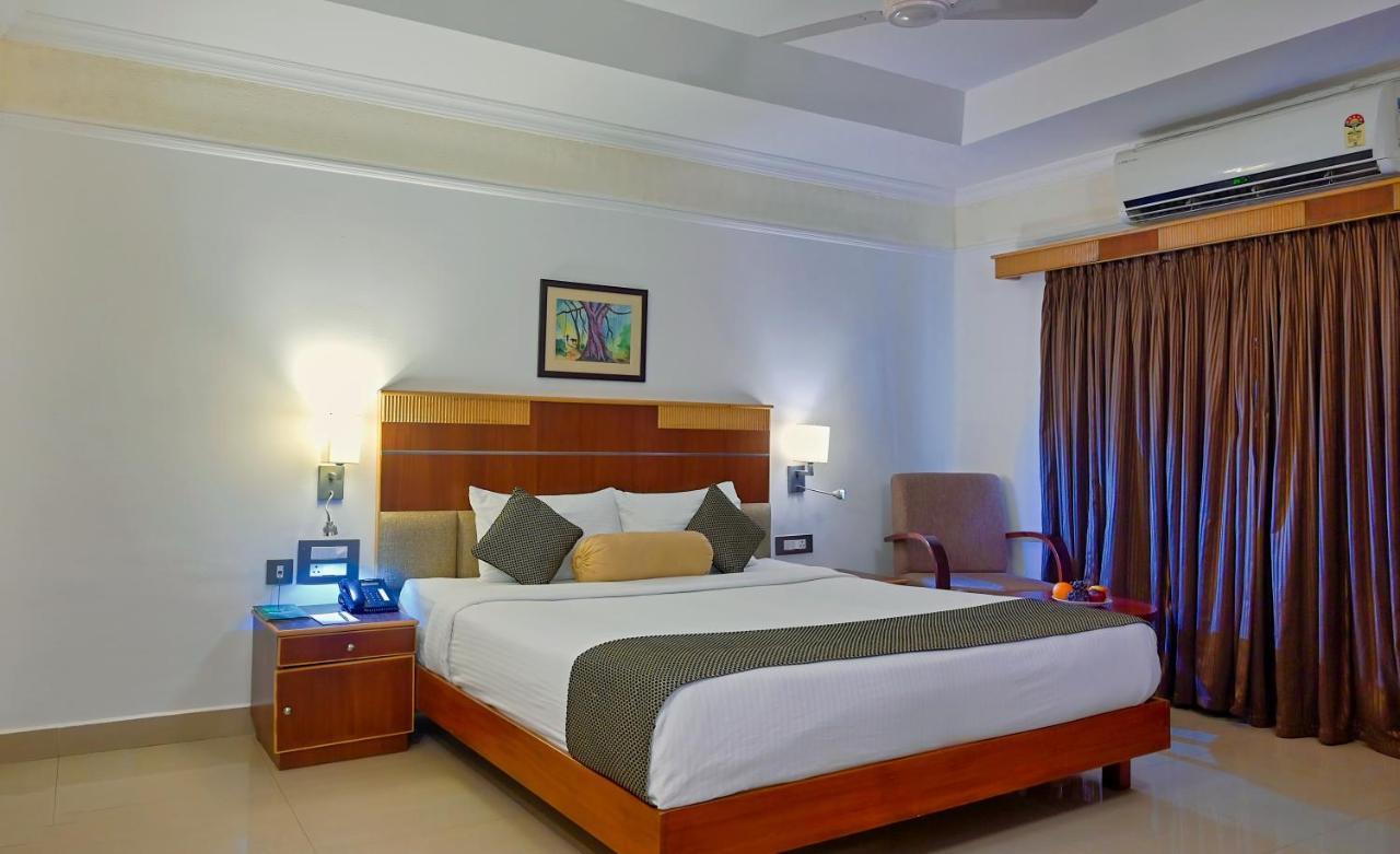 Contour Backwaters Hotel Resort & Convention Centre Rāmankari Εξωτερικό φωτογραφία