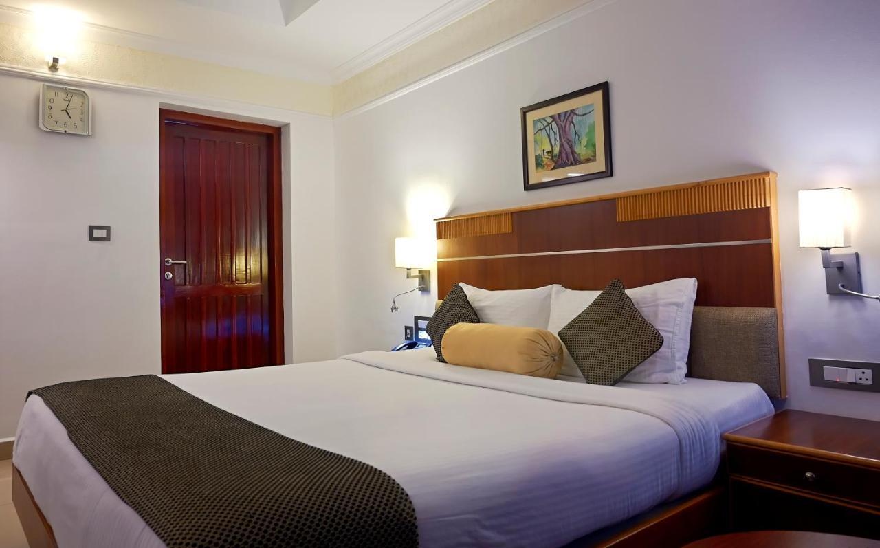 Contour Backwaters Hotel Resort & Convention Centre Rāmankari Εξωτερικό φωτογραφία