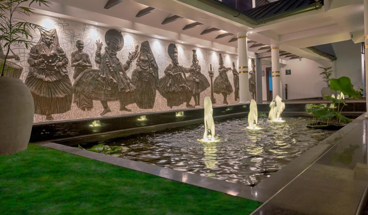 Contour Backwaters Hotel Resort & Convention Centre Rāmankari Εξωτερικό φωτογραφία