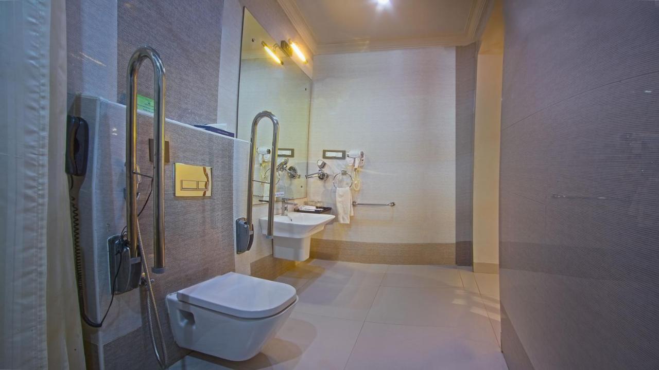 Contour Backwaters Hotel Resort & Convention Centre Rāmankari Εξωτερικό φωτογραφία